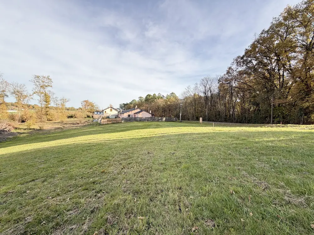 terrain à bassilac à vendre